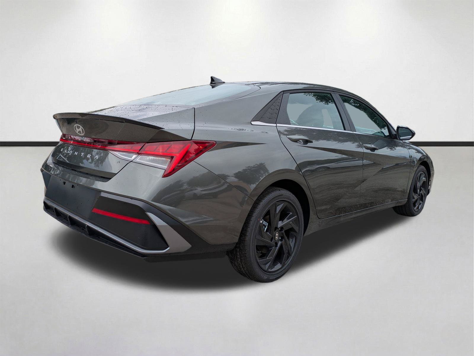 New 2026 Hyundai Elantra SEL Sport Premium FWD image 4
