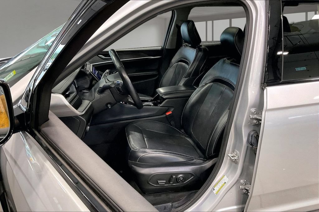 Used 2021 Jeep Grand Cherokee L Limited w/ Luxury Tech Group II AWD/4WD image 22