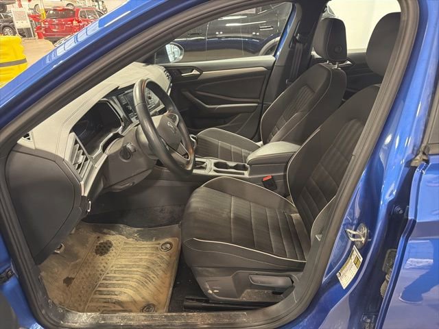 Certified 2024 Volkswagen Jetta Sport image 2