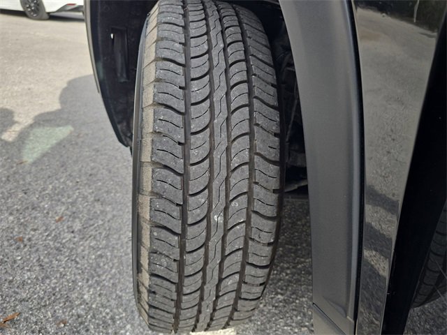 Used 2024 Chevrolet Traverse LT image 30