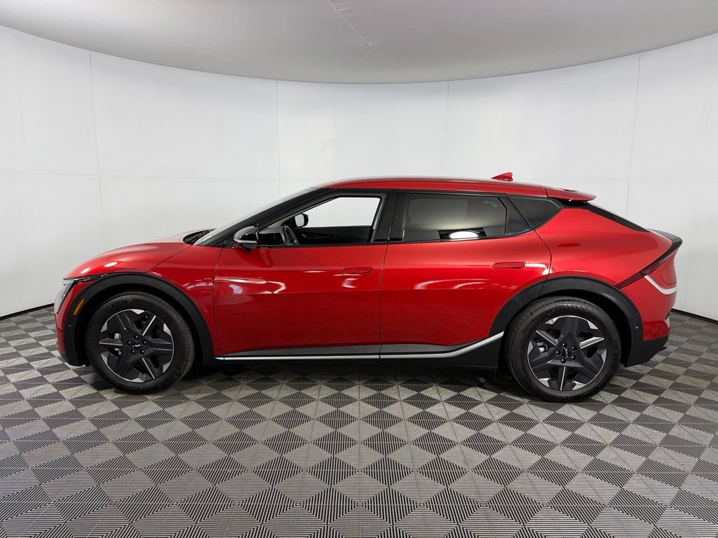 Used 2025 Kia EV6 Light w/ Light LR Technology Package RWD image 10