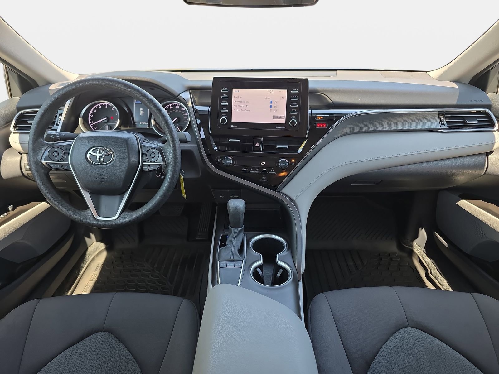 Used 2023 Toyota Camry LE image 9