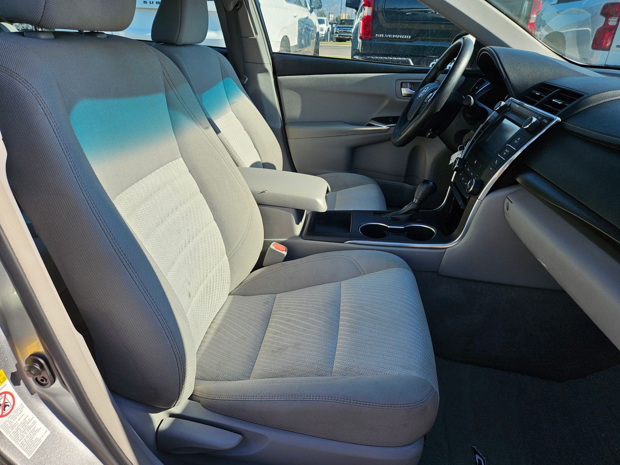 Used 2017 Toyota Camry LE FWD image 38