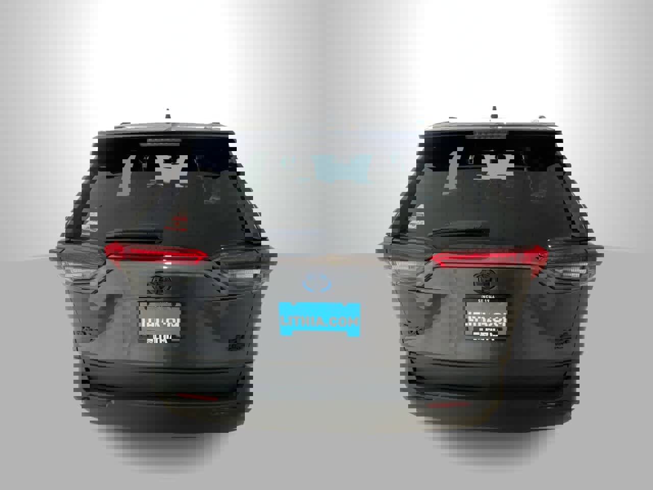 Used 2020 Toyota RAV4 XLE w/ Convenience Package image 7