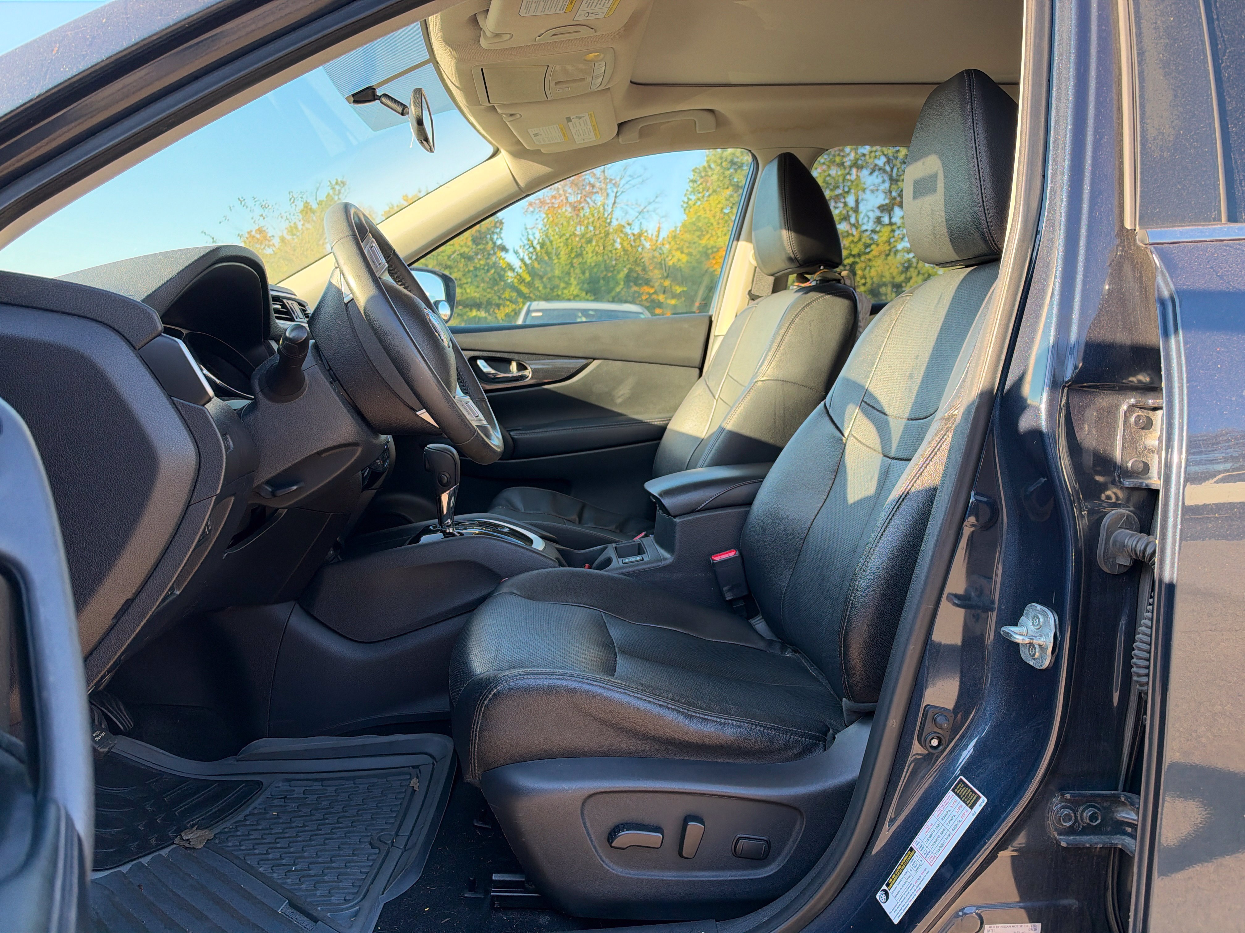 Used 2016 Nissan Rogue SL w/ SL Premium Package AWD/4WD image 6