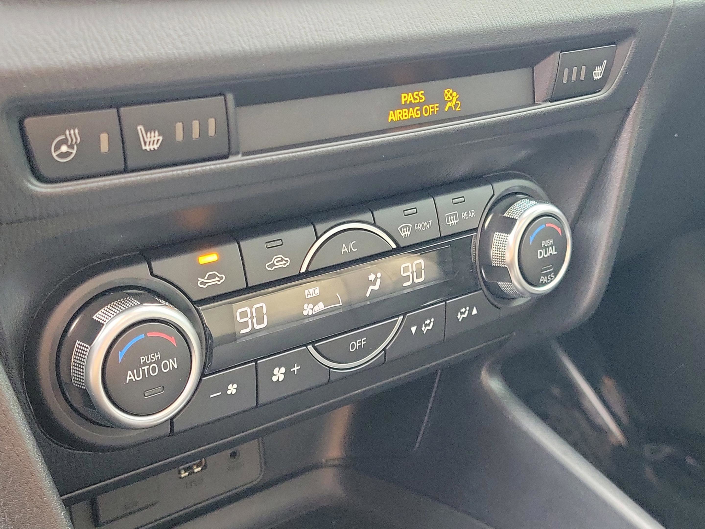 Used 2018 MAZDA MAZDA3 Grand Touring w/ Premium Equipment Package image 29