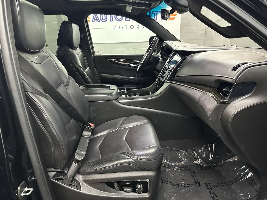 Used 2017 Cadillac Escalade Platinum AWD/4WD image 19