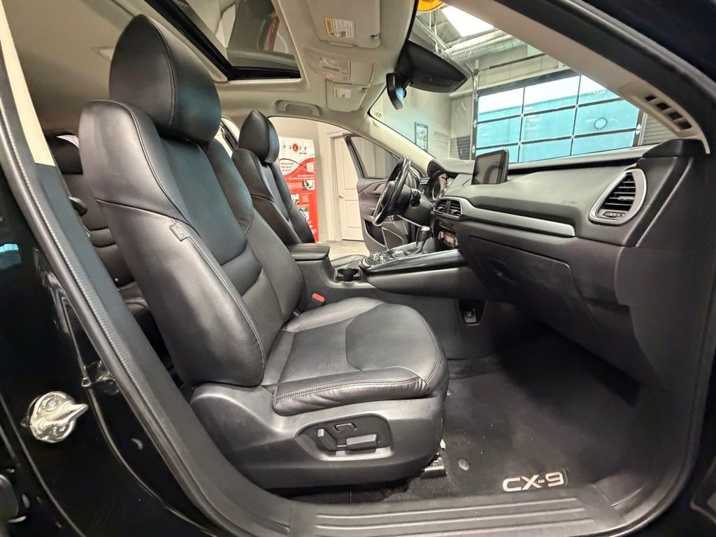 Used 2018 MAZDA CX-9 Touring w/ Touring Premium Package image 44