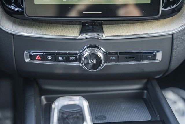 New 2026 Volvo XC60 T8 Plus w/ Protection Package Premier image 22