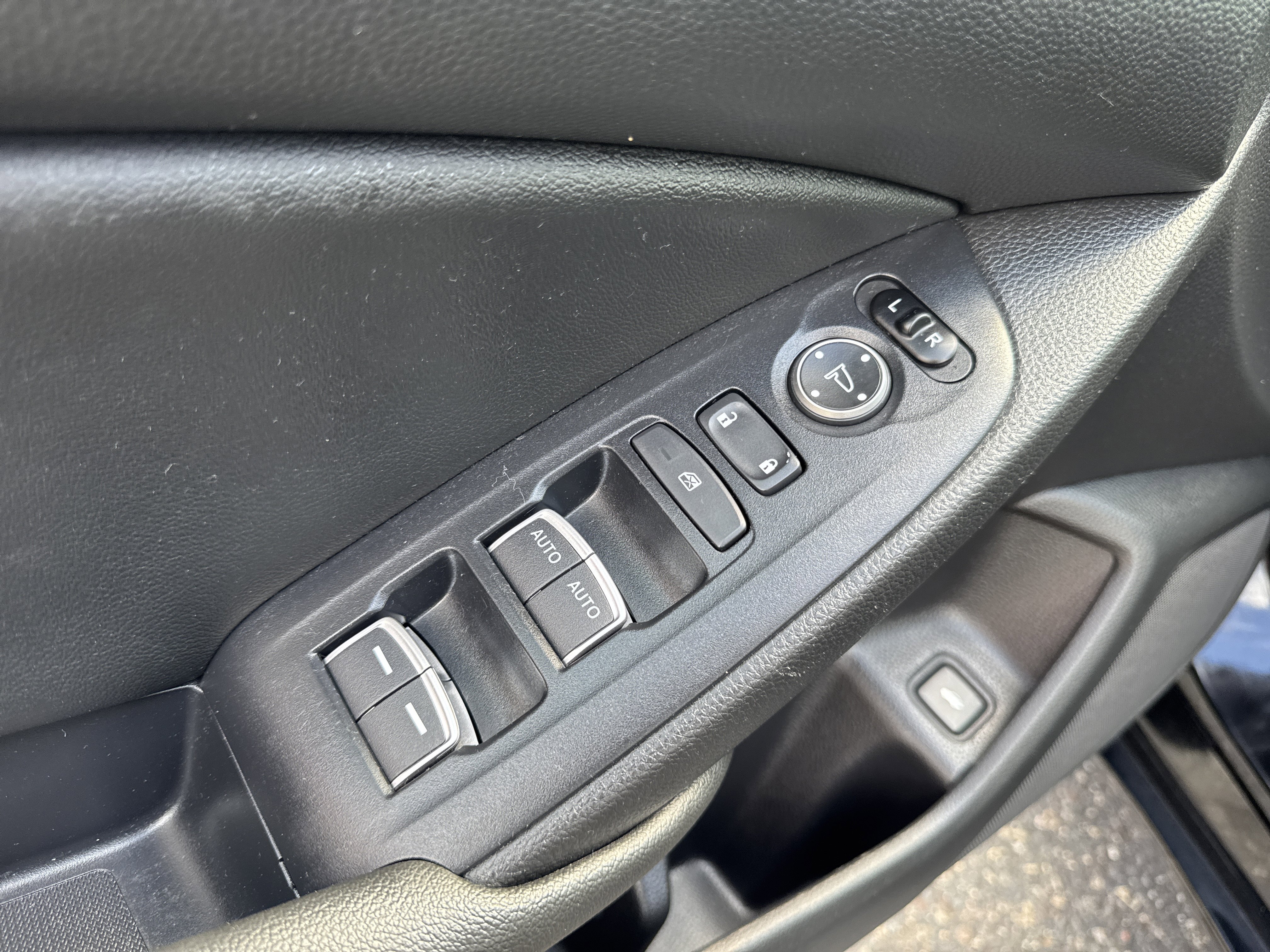 Used 2019 Honda Accord Sport image 14