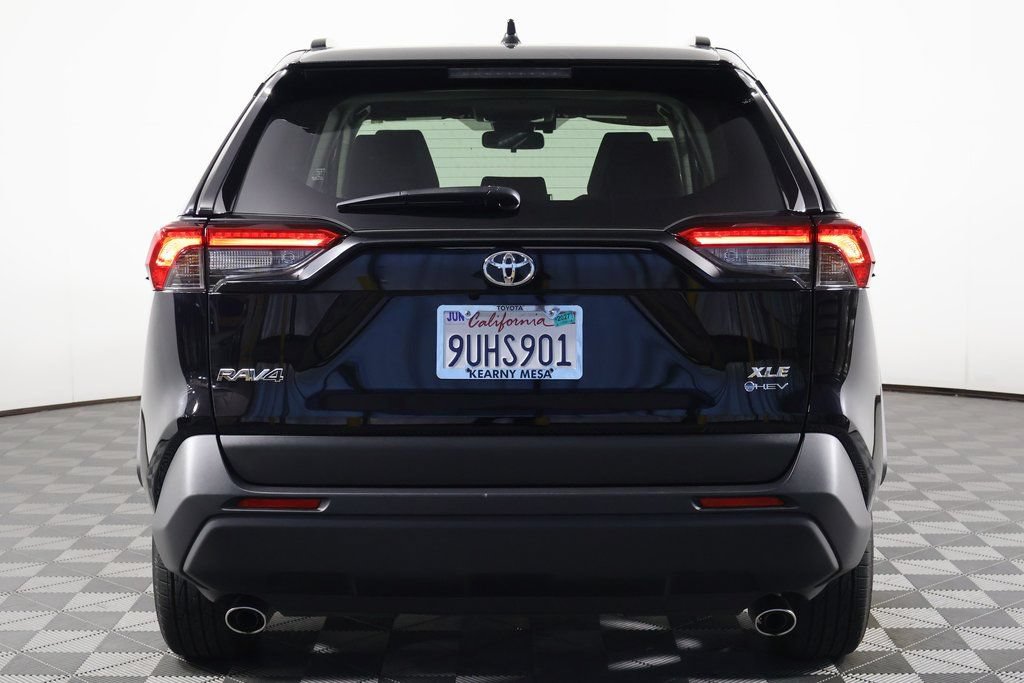 Used 2025 Toyota RAV4 XLE w/ Convenience Package AWD/4WD image 5