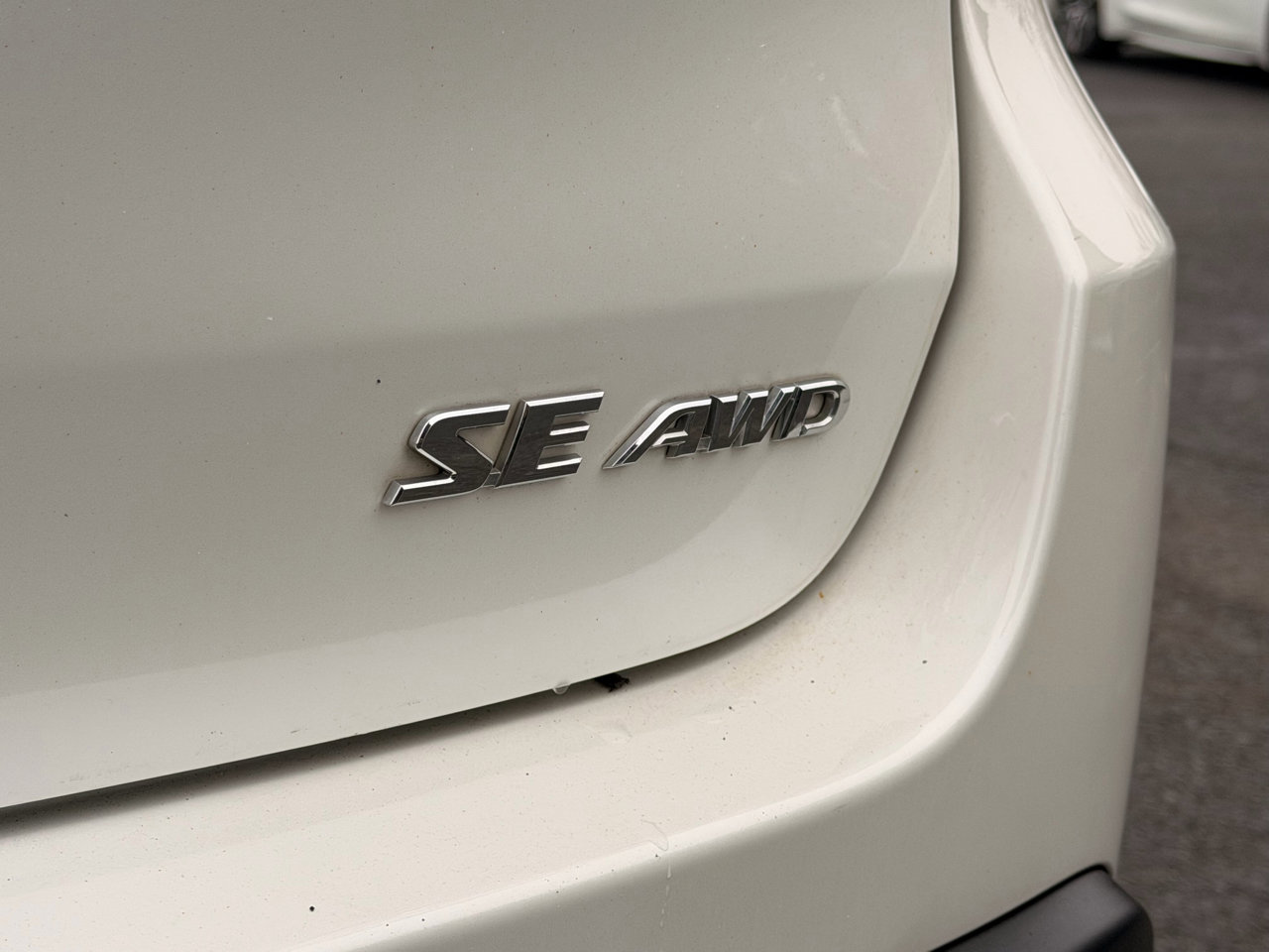 Used 2017 Toyota Highlander SE w/ Carpet Mat Package image 11