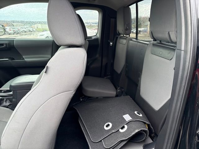 Used 2020 Toyota Tacoma SR w/ SX Package image 9