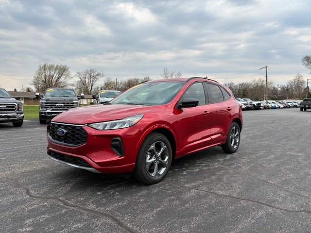 Used 2024 Ford Escape ST-Line w/ Tech Pack #1 AWD/4WD image 1