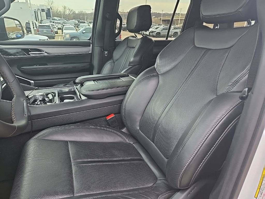 Used 2023 Jeep Wagoneer Series II image 7