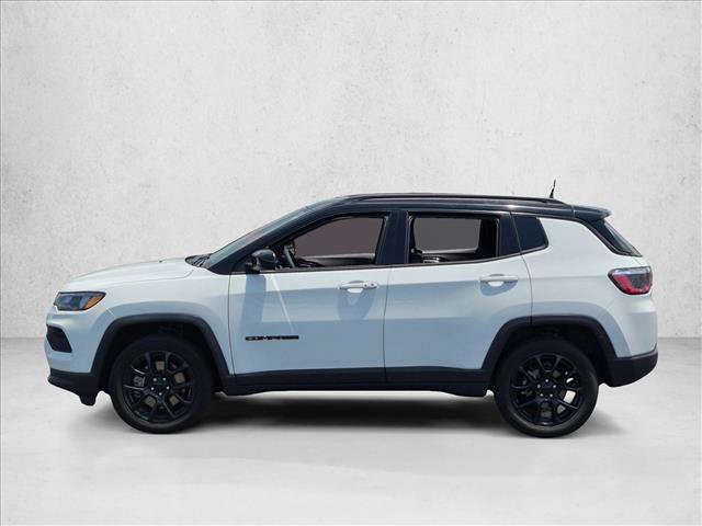Used 2024 Jeep Compass Latitude w/ Convenience Group AWD/4WD image 8