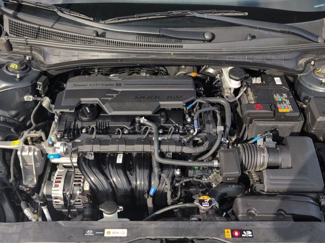 Used 2025 Hyundai Elantra SEL FWD image 35