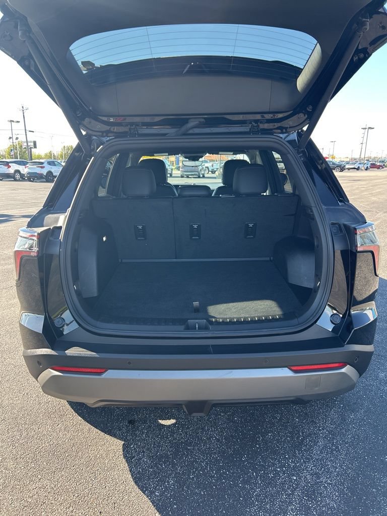 Used 2025 Chevrolet Equinox LT w/ Convenience Package II FWD image 13