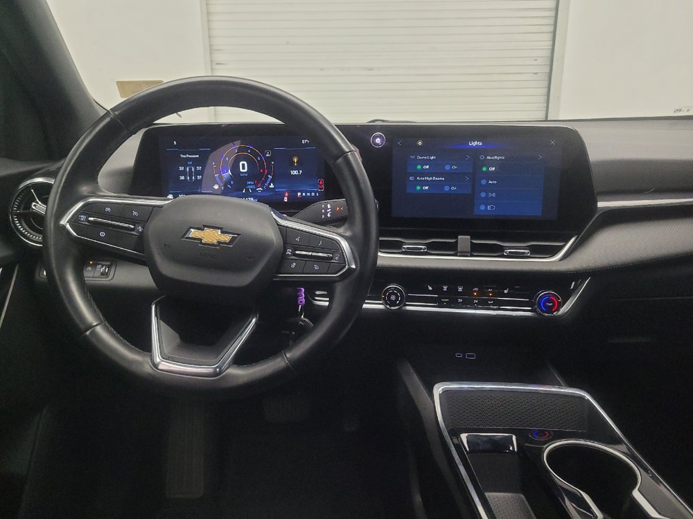 Used 2025 Chevrolet Equinox LT AWD/4WD image 22