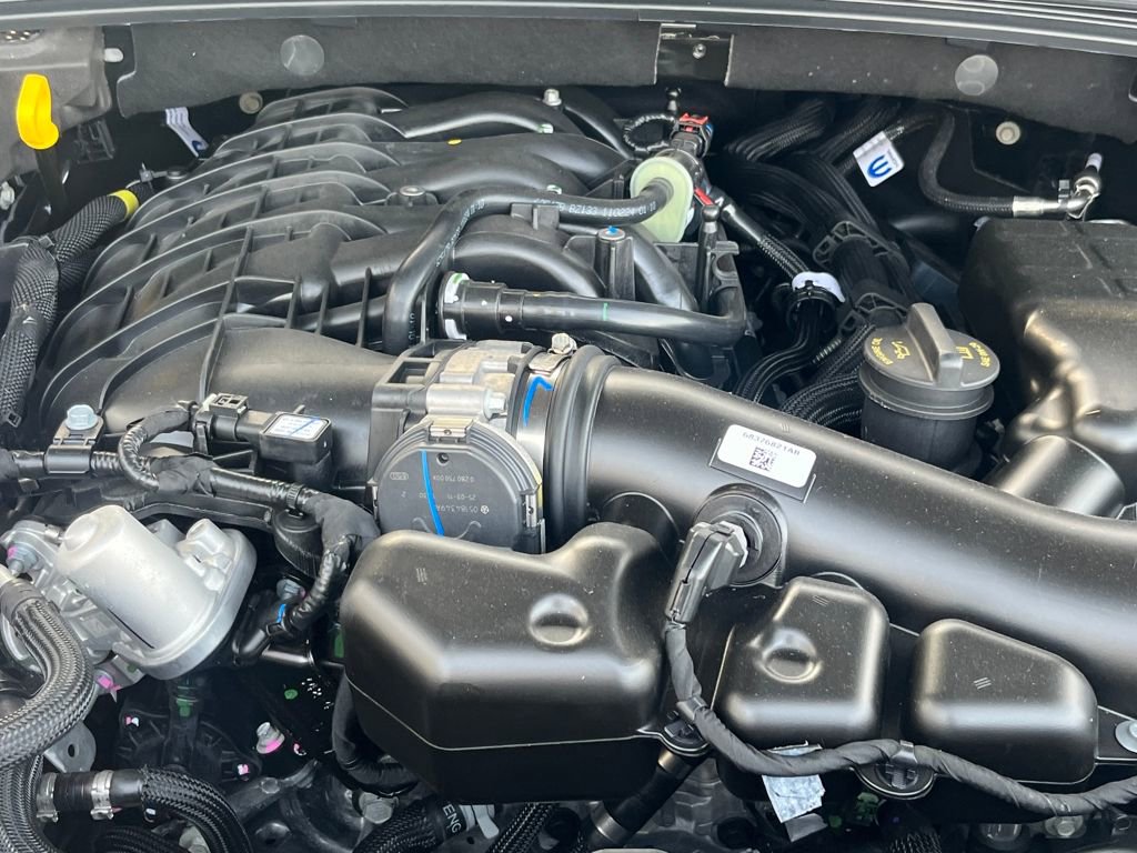 New 2025 Jeep Grand Cherokee Laredo X w/ Luxury Tech Group I image 3