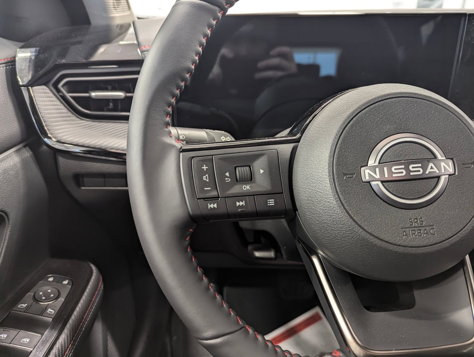 New 2025 Nissan Kicks SR image 16