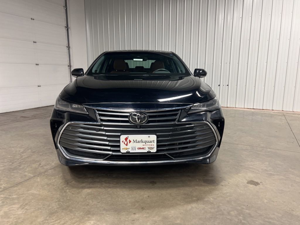 Used 2021 Toyota Avalon Limited image 3