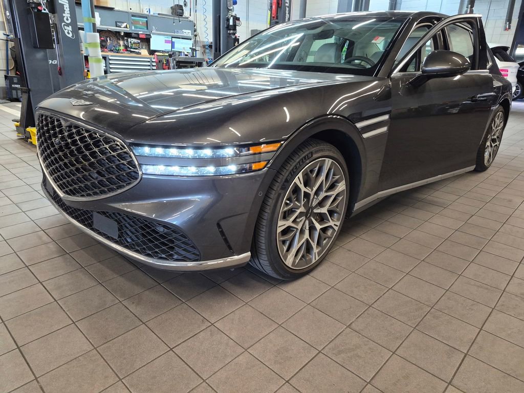 Used 2023 Genesis G90 3.5T image 3