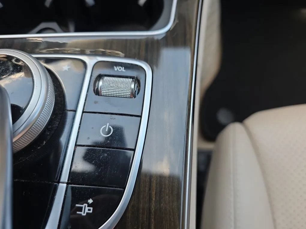 Used 2017 Mercedes-Benz C 300 4MATIC Cabriolet image 35