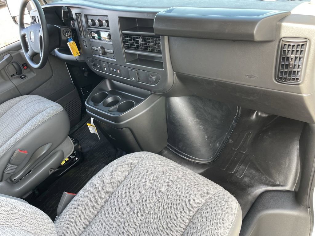 New 2025 GMC Savana 3500 LS image 29