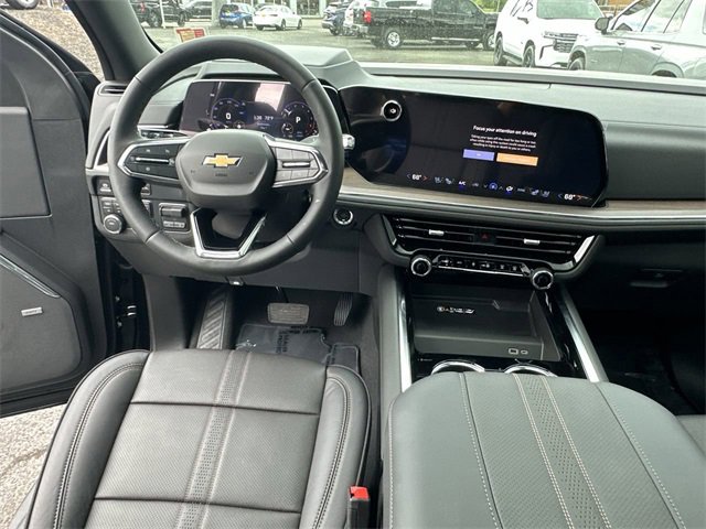 Used 2025 Chevrolet Suburban High Country w/ Sun And Tow Package image 19