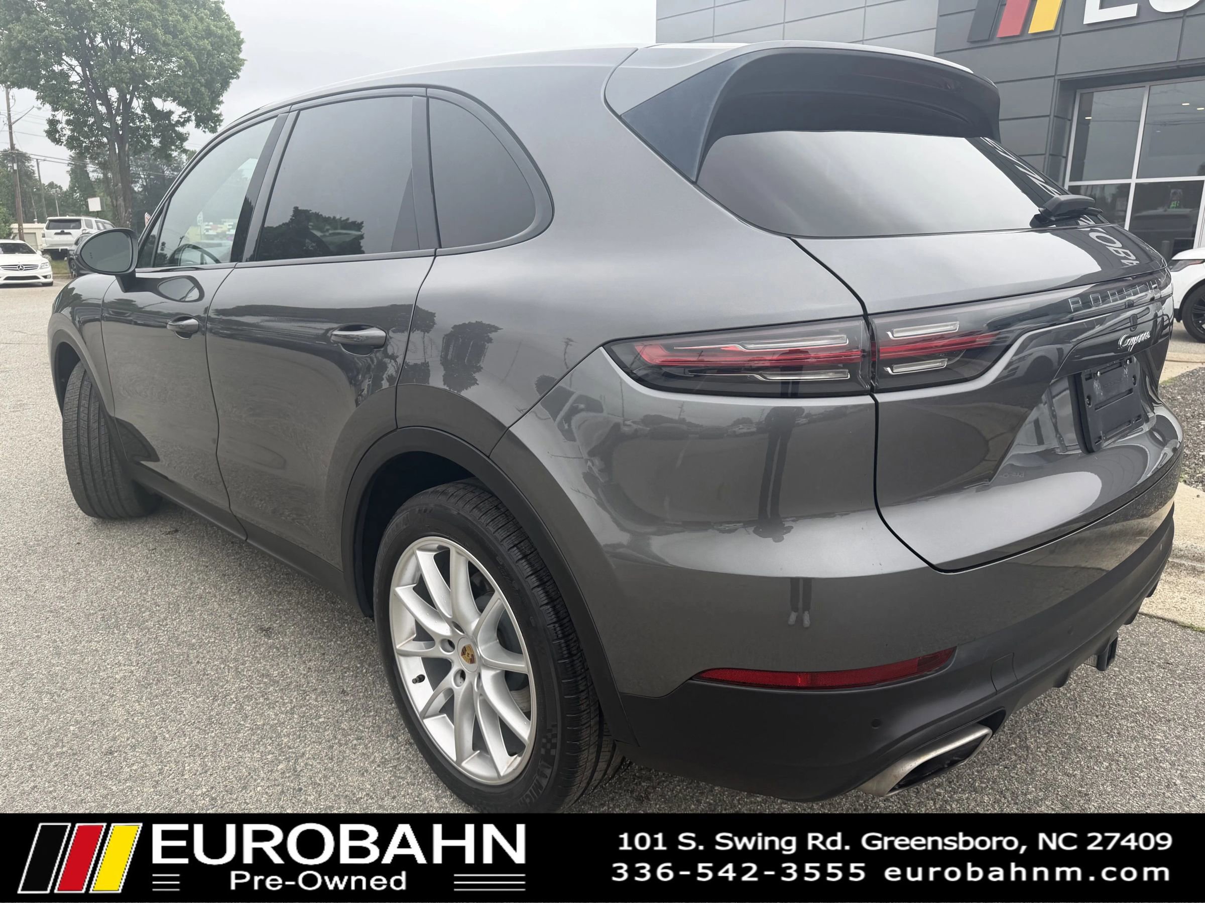 Used 2019 Porsche Cayenne AWD/4WD image 3