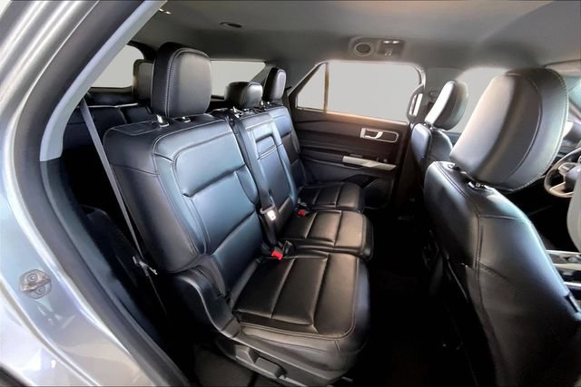 Used 2023 Ford Explorer XLT w/ Equipment Group 202A AWD/4WD image 17