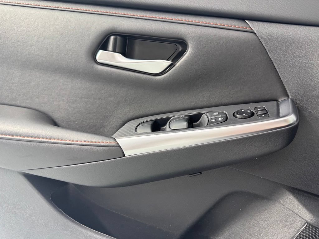 Used 2024 Nissan Sentra SR w/ SR Premium Package FWD image 12