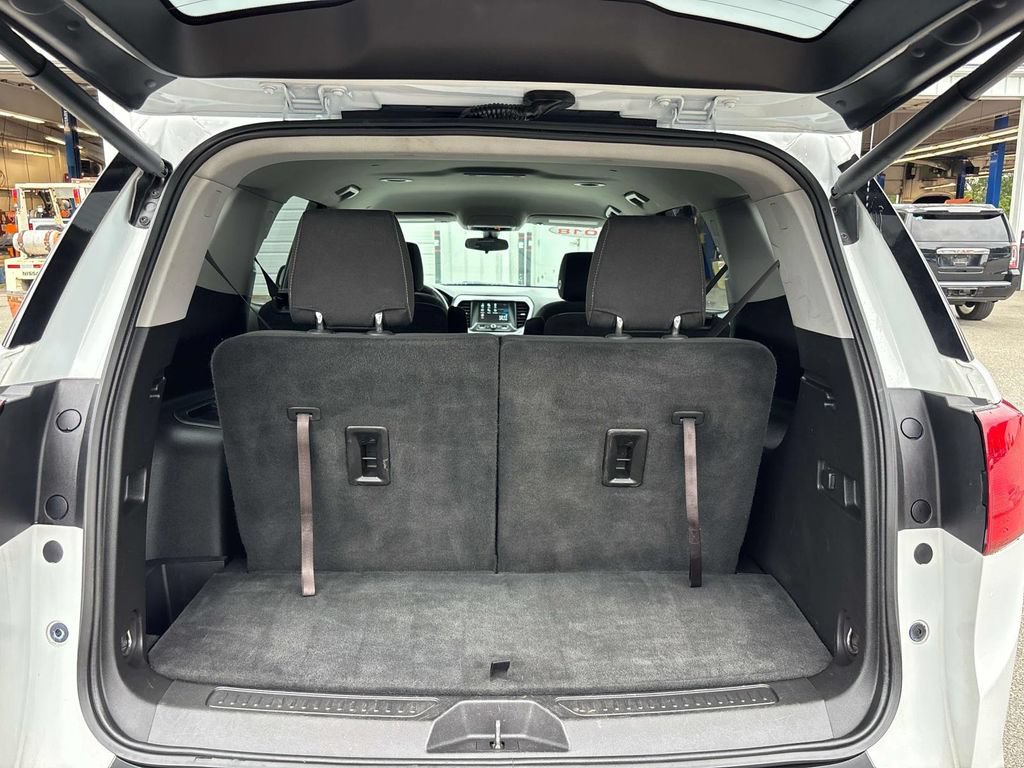Used 2018 GMC Acadia SLE AWD/4WD image 17