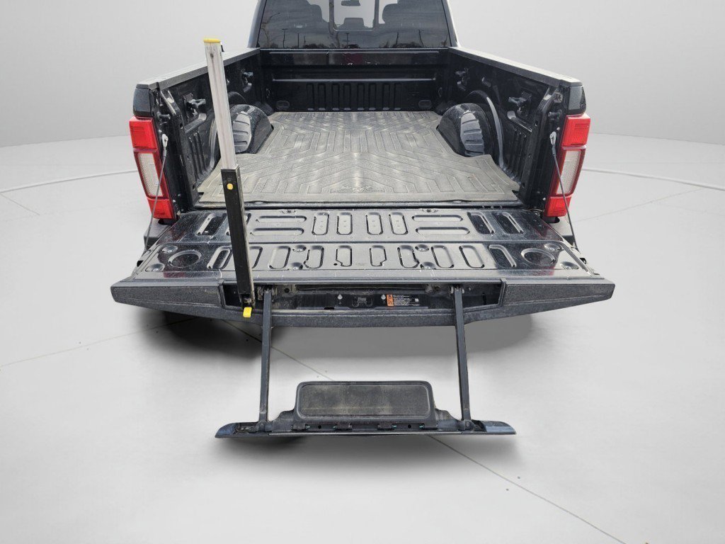 Used 2022 Ford F250 Limited w/ FX4 Off-Road Package image 31