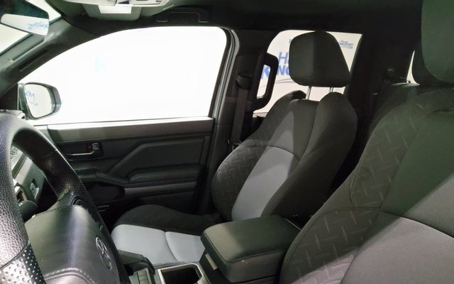 Used 2025 Toyota Tacoma SR5 image 17