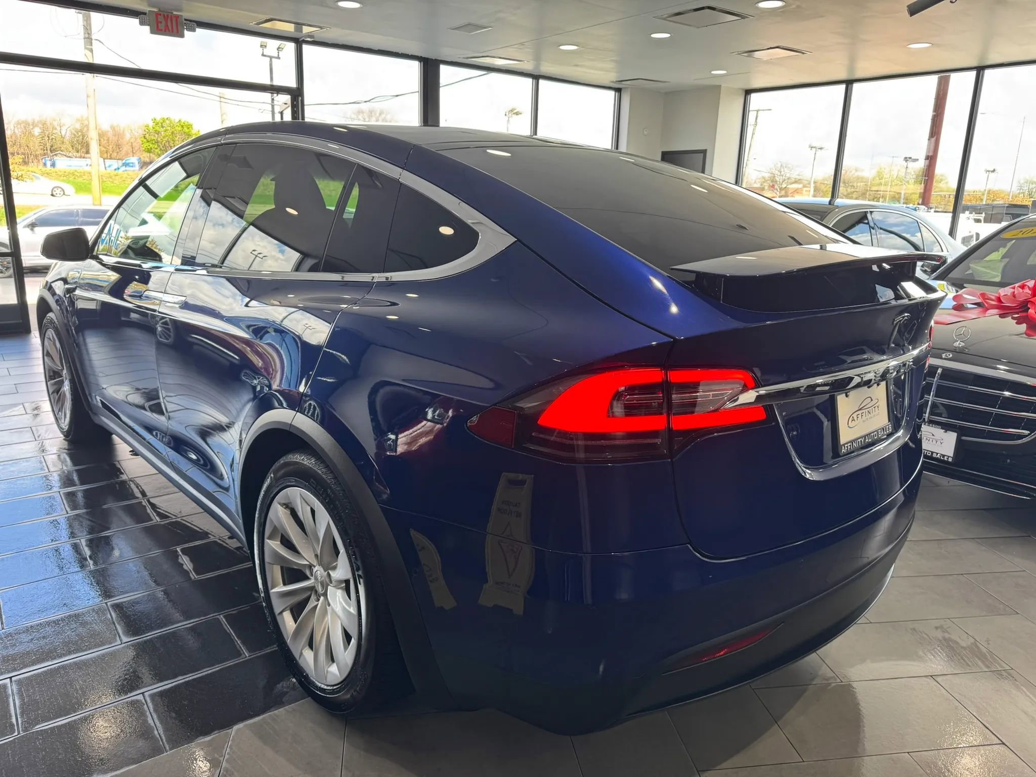 Used 2021 Tesla Model X Long Range image 3