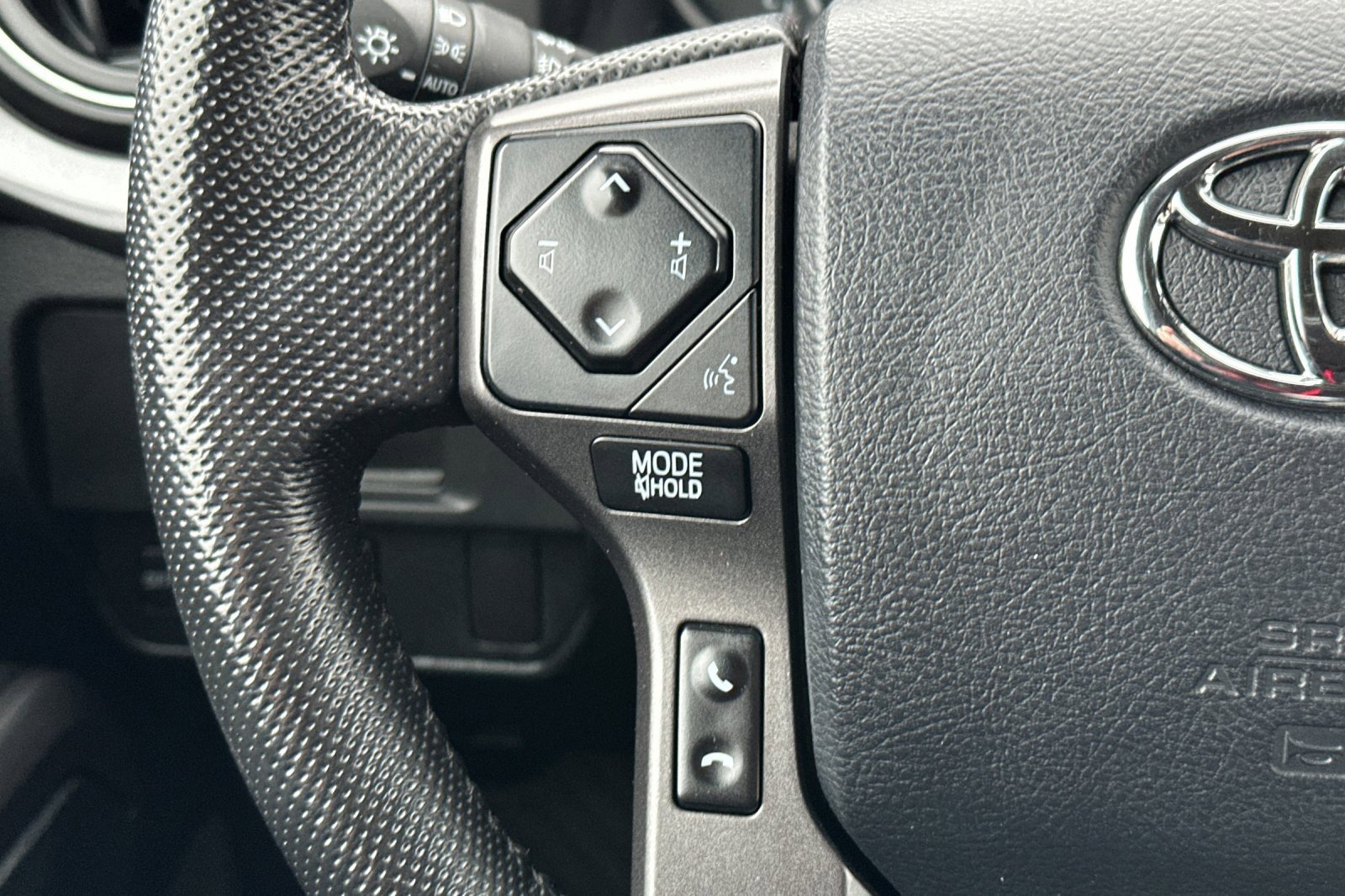 Used 2016 Toyota Tacoma TRD Sport image 24