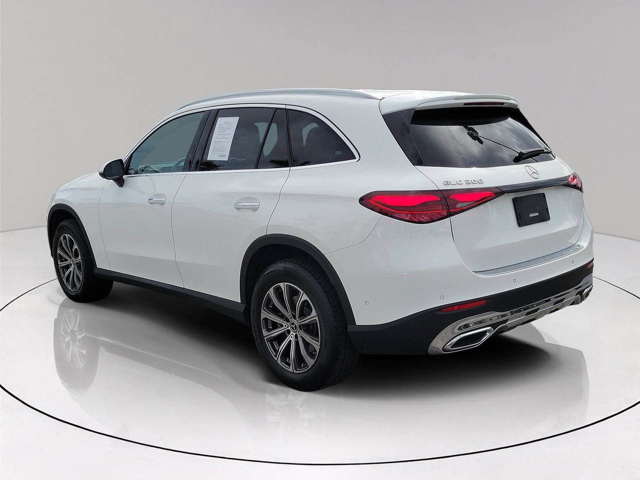 Certified 2024 Mercedes-Benz GLC 300 image 4
