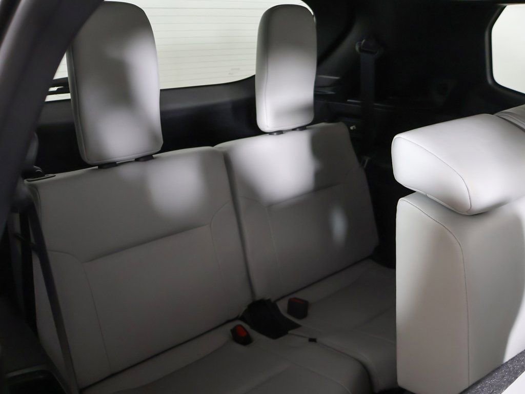 Used 2025 Mitsubishi Outlander SE image 33