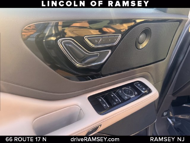 Certified 2021 Lincoln Aviator Reserve AWD/4WD image 14