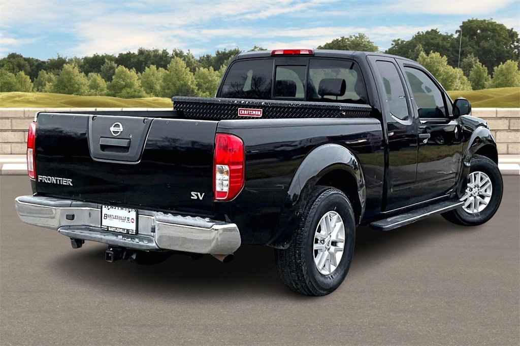 Used 2015 Nissan Frontier SV image 12