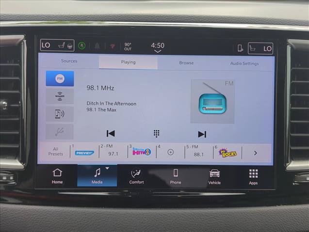 Used 2025 Chrysler Pacifica Select FWD image 13