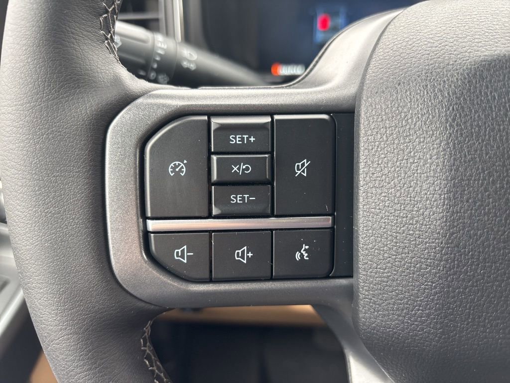 New 2026 Ford F250 Lariat w/ Black Appearance Package image 27