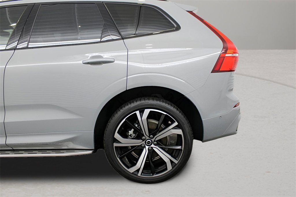 Certified 2025 Volvo XC60 T8 Ultra w/ Protection Package Premier image 17
