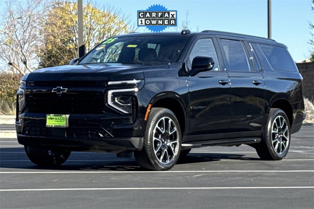 Used 2025 Chevrolet Suburban RST image 15