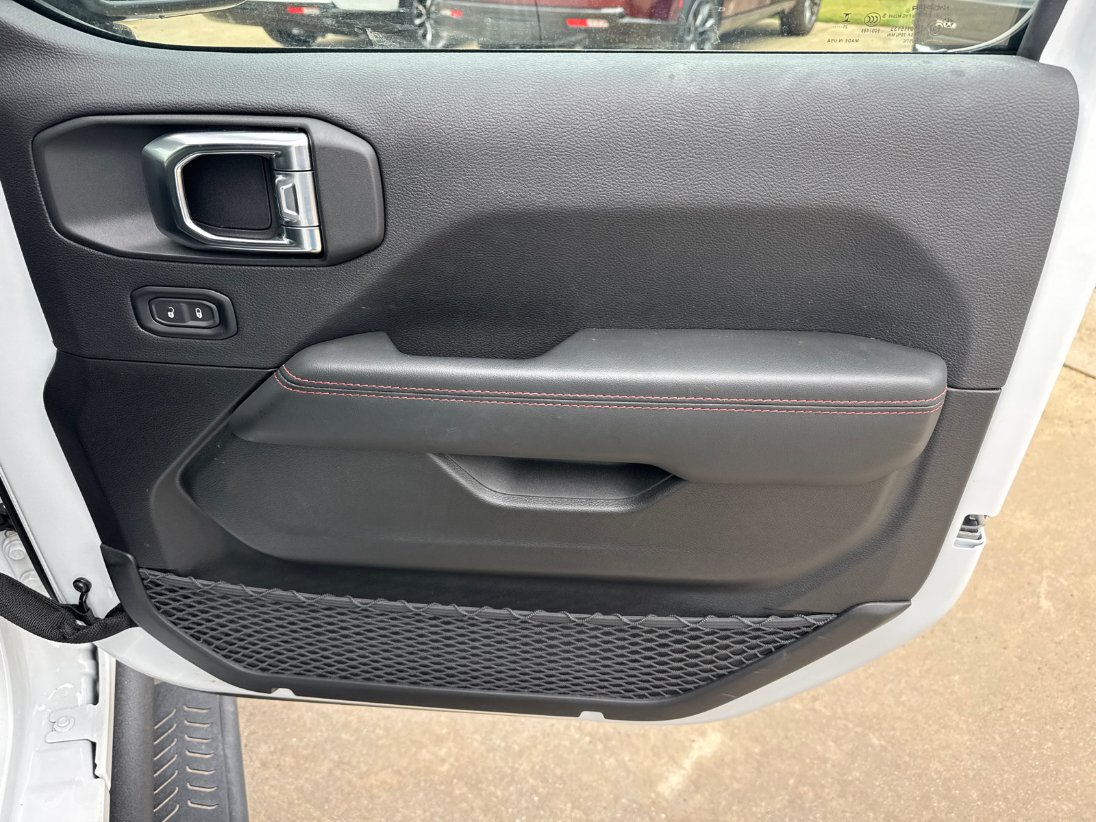 Used 2026 Jeep Wrangler Unlimited Rubicon AWD/4WD image 17