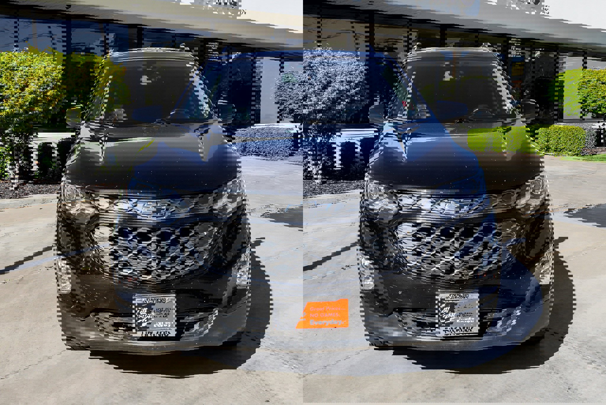 Used 2020 Chevrolet Equinox Premier w/ Premier Redline Edition image 3