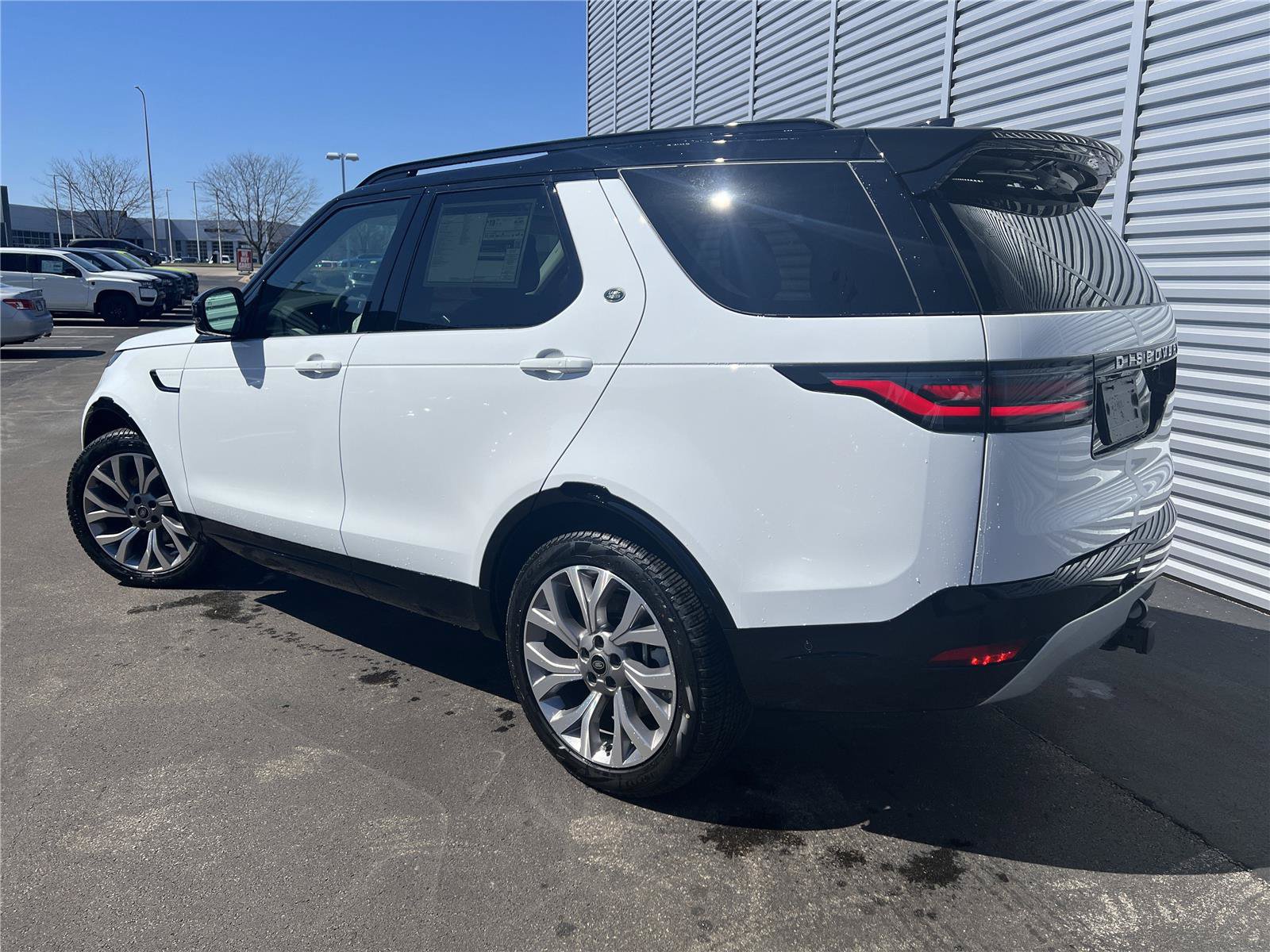 New 2026 Land Rover Discovery Limited Edition AWD/4WD image 3