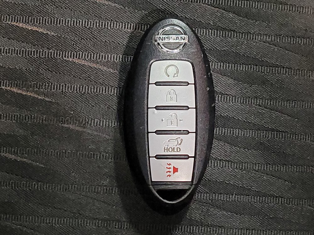Used 2018 Nissan Rogue SV AWD/4WD image 32